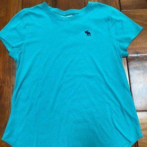 Abercrombie Kids (Girls) Curved Hem Icon Short Sleeved Tee